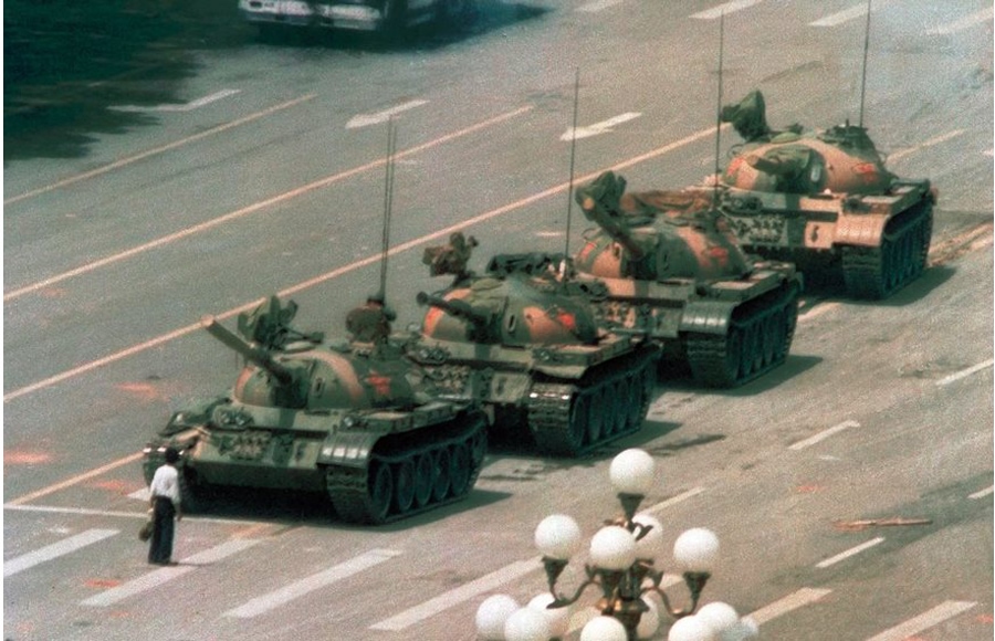 Tank man at Tiananmen Square protest