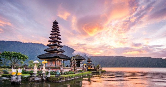 Scenic view of Pura Ulun Danu Bratan temple